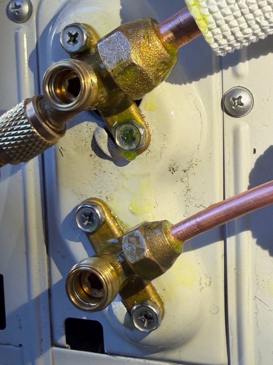 Leak-detection solution at the outdoor mini-split service valve flare connections